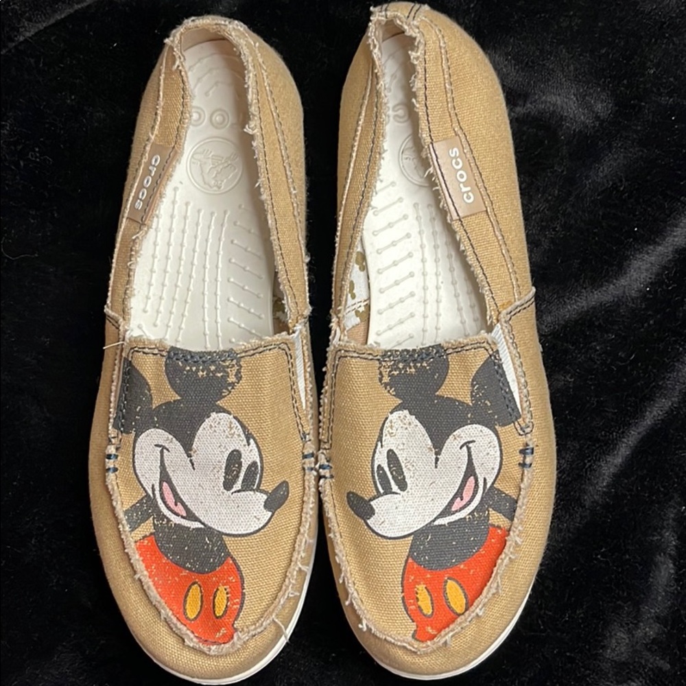 Disney Womens Crocs Melbourne Mickey Loafer